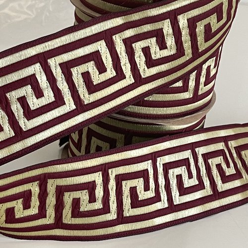 Gagalon médiéval bordeaux et doré 50 mm,ruban motif clé grecque,galon médiéval brodé style jacquard