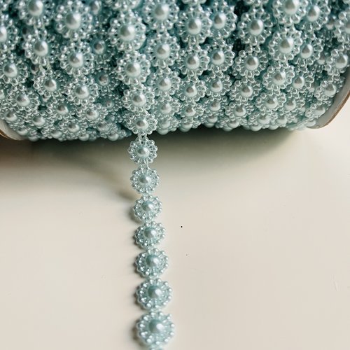 Demi perle motif soleil,demi perles bleu menthe 10 mm sur chaîne de fil,