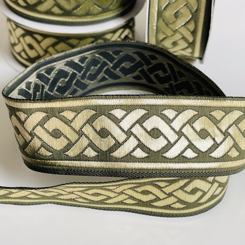 Galon brodé jacquard,galon style médiéval motif tresse celtique,ruban tissé jacquard 35 mm vert kaki et doré,ruban tressé v