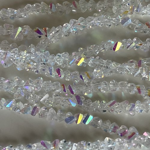 Perle de verre cristal irisée perles cristaux ivoire sur fil brin de perles pyramides 4 mm cristal pour création de bijoux