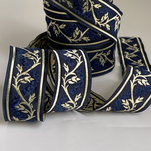 Galon brodé jacquard 35 mm galon motif tige florale ruban théâtral bordure médiévale tissé jacquard bleu marine et doré or