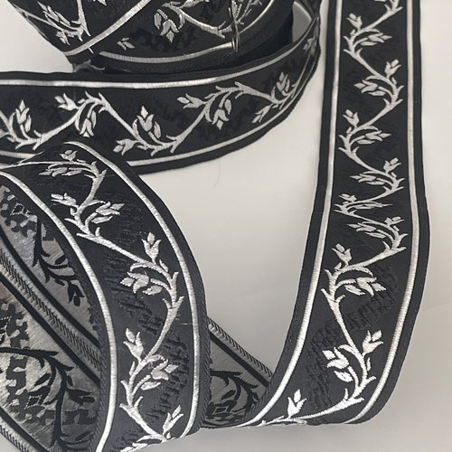 Galon brodé jacquard 35 mm galon motif tige florale ruban théâtral bordure médiévale tissé jacquard noir et argenté