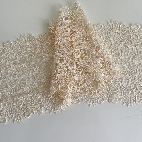 Dentelle guipure saumon clair,dentelle 18 cm de largeur, dentelle guipure orange