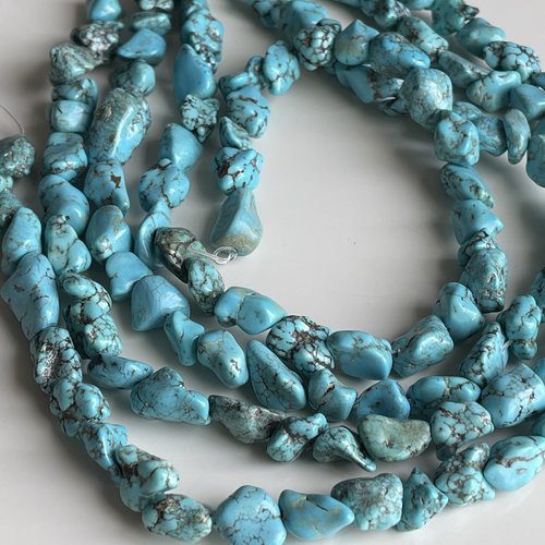 Brin de perles turquoises gemmes artisanales gemmes amorphes 12*14 mm perles turquoises véritables  pour créations de bijoux