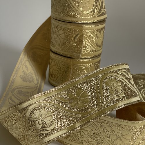 Galon médiéval doré motif fleur de bleuet bordure médiévale doré 50 mm bordure artisanale ruban brodé jacquard b