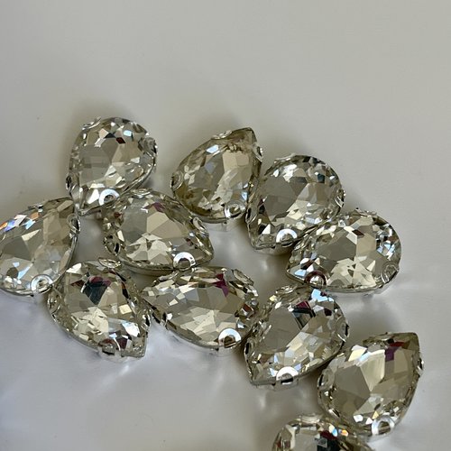 Perles en strass à coudre perles en verre forme amende strass pour création artisanale perles strass en verre avec socle argenté