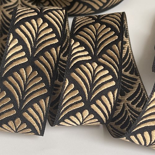 Ruban brodé motifs coquillages bordure noire et doré 35 mm galon coquillages jacquard 35 mm