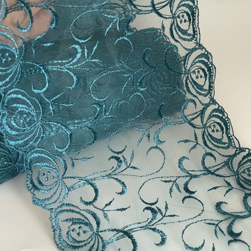 Dentelle bleue turquoise festonnée des deux côtés dentelle brodée bleu lagon dentelle large 20 centimètres