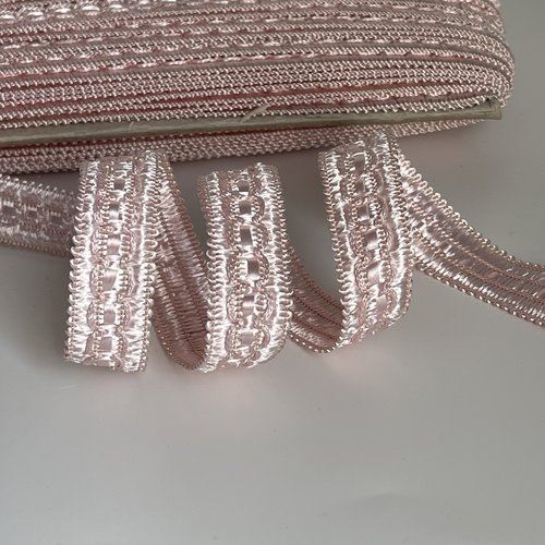 Ruban de passementerie rose , galon de passementerie