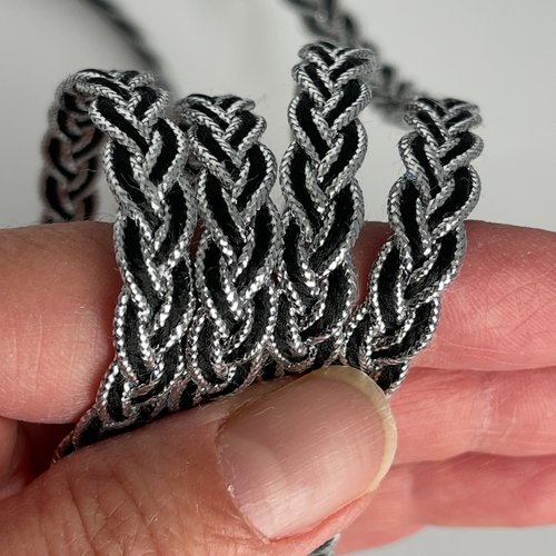 Galon tressé noir et argent 7 mm  passementerie brillante cordon décoratif couture et ameublement ruban tressé