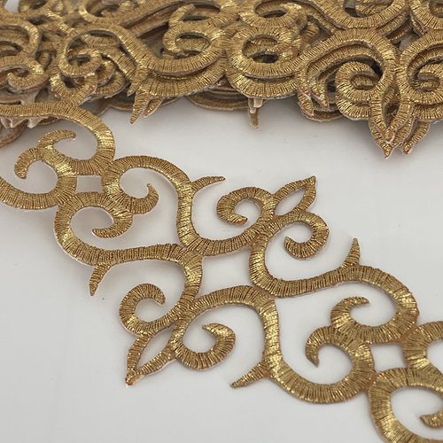 Ruban thermocollant doré 7,5 cm de largeur galon brodé arabesque applique à repasser couture customisation décoration textile