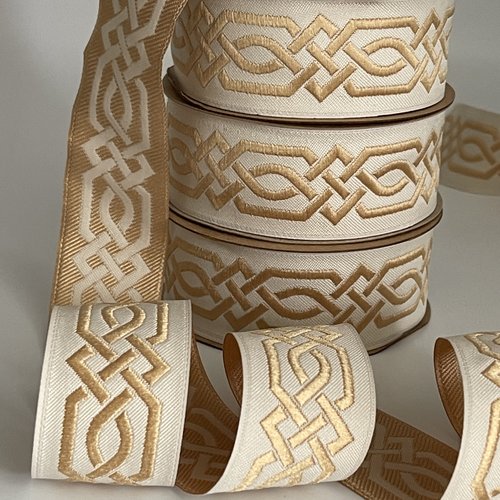 Galon médiéval tressé 35 mm de largeur ruban jacquard écru et doré champagne galon théâtral ruban pour création artisanal