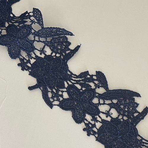 Dentelle brodée bleu marine motif floral ruban de dentelle guipure bleu foncé
