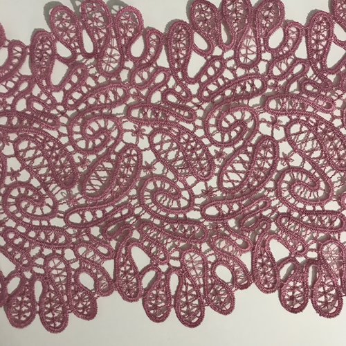 Dentelle guipure mauve