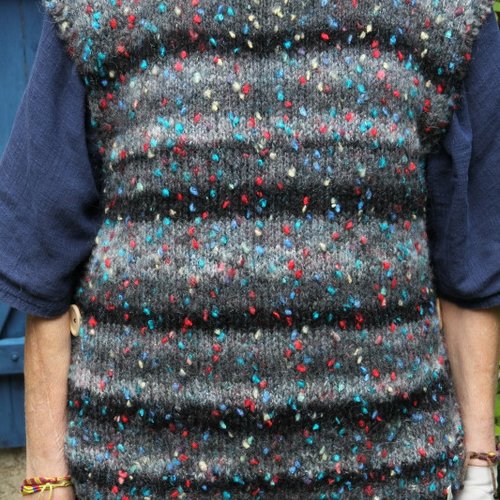 Sur pull, rayé gris et noir , adulte