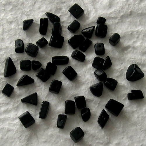 Lot de  40 perles (sachet de 20 g.) en onyx 5 - 10 mm 