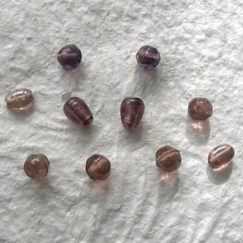 Lot de 10 perles en verre de formes differentes ca. 12 mm. 