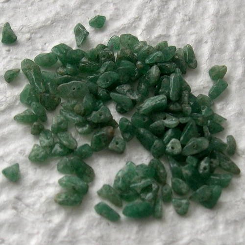 Aventurine chips  - perles naturelles percées env. 5 mm. 