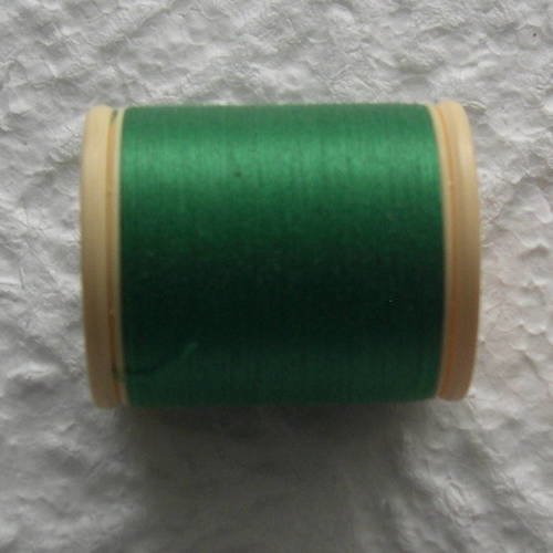 Fil à coudre dmc en coton ref. 700 vert prairie 