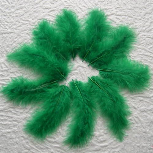 Lot n° 537 - lot de 10 plumes  teintées de marabout 10 - 11 cm. 