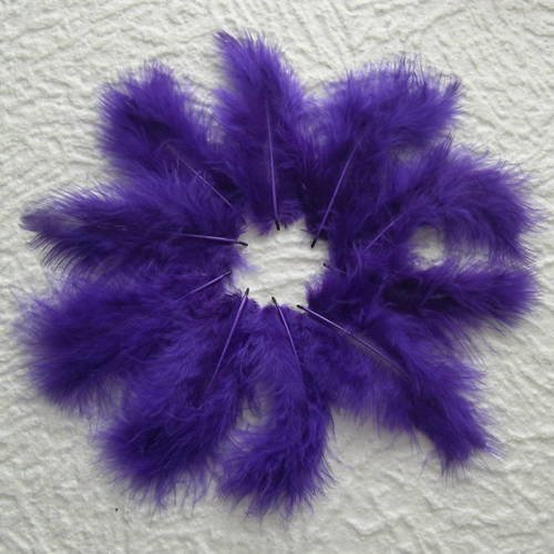 Lot n°515 - lot de 10 plumes de marabout teintées 8 - 10 cm. 