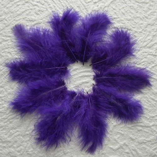 Lot n° 511 - lot de 10 plumes de marabout teintées 8 - 9 cm. 