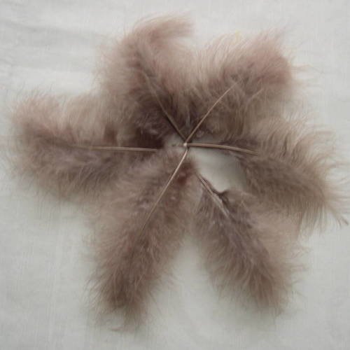 Lot n° 478 - lot de 6 plumes de marabout teintées 14 - 17 cm. 