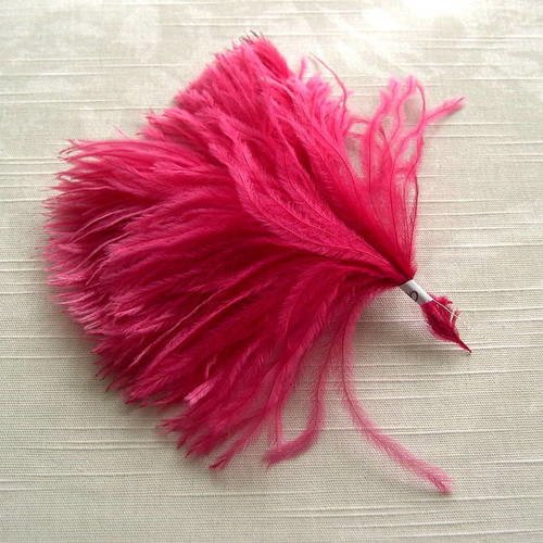 Lot n° 422 - plumes d'autruche de couleur fuchsia 