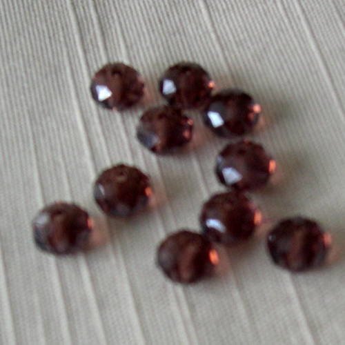Lot de 10 perles rde verre crystal  à facettes  8 mm. 