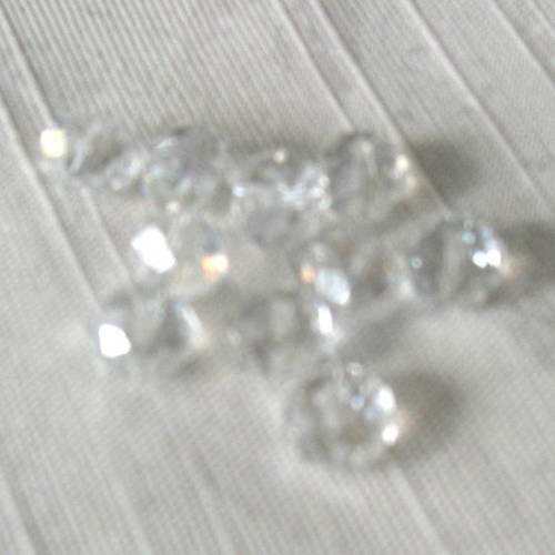 Lot de 10 perles de verre  crystal à facettes 8 mm. 