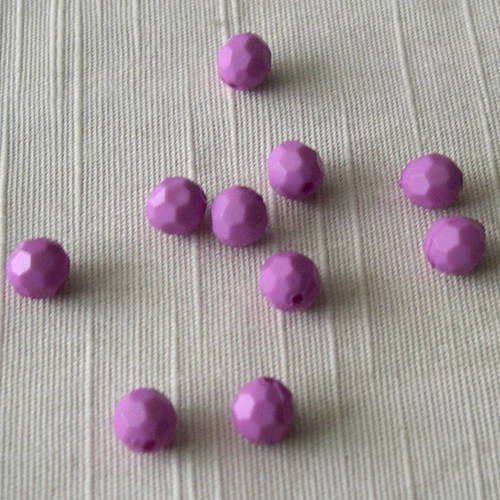 Lot de 10 perles mauves à facettes 8 mm. 