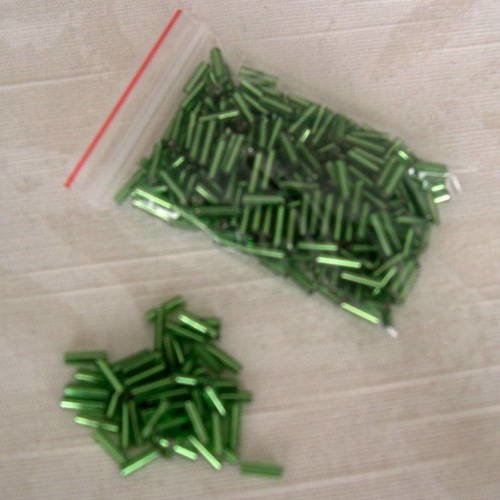 Lot de 10g. de perles de rocaille tubes vertes 