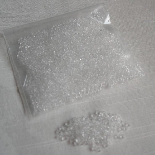 Lot de perles de rocaille  transparentes 