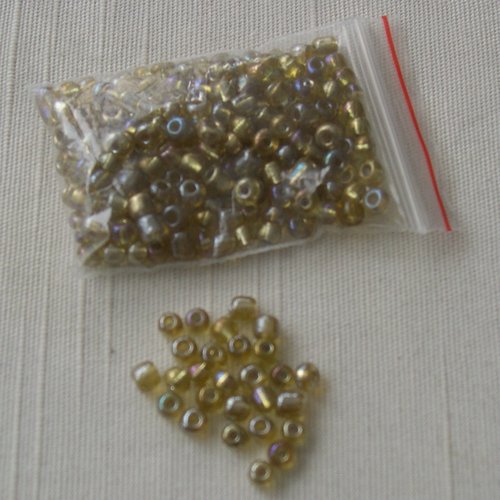 Lot de 10g. de grosses perles de rocaille 4 mm. camel pétrole
