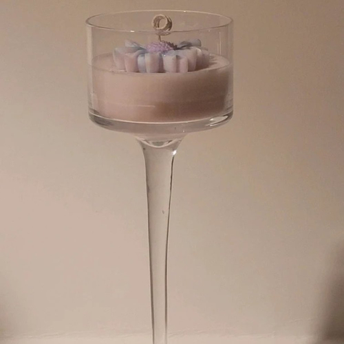Bougie élégante sur pied – création artisanale parfumée