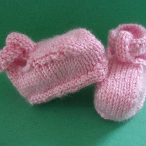 Chaussons A Bride Roses Pour Bebe Taille 3 Mois Un Grand Marche