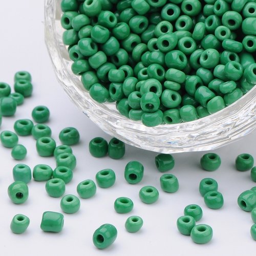 Perles de rocaille en verre opaque vert 4mm trou: 1.5 mm (15gr)