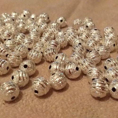 X 5 perles rondes stardust dépolies argentées 8 mm