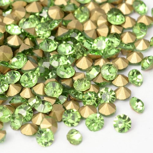 Strass conique vert clair dim: 2.3/2.4 mm(environ 1440 pieces)