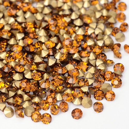 Strass conique marron ambre dim: 2.3/2.4 mm(environ 1440 pieces)