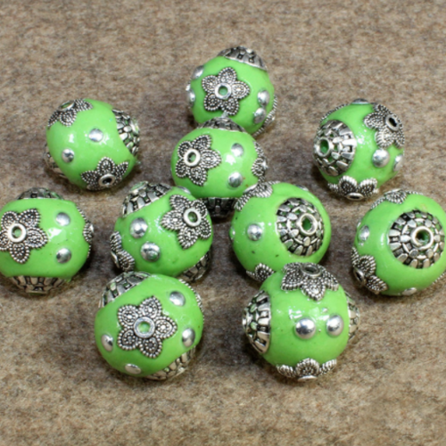 X 3 perles d'indonésie ronde 15 x 14 mm trou 1-2 mm verte