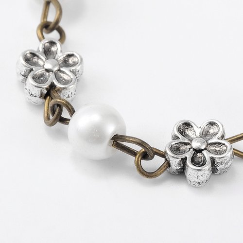 Chaine en métal bronze avec perles en verre blanc et fleur métal(1m)