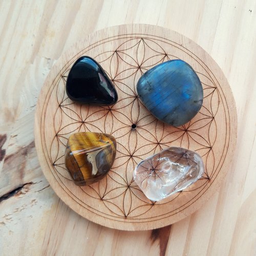 Lot de 4 pierres naturelles protection : obsidienne, œil-de-tigre, labradorite et cristal de roche