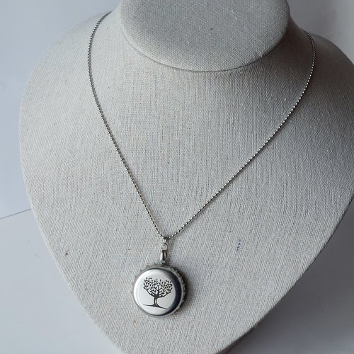 Collier pendentif avec capsule "auprès de mon arbre"