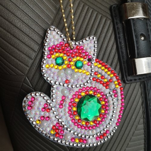 Porte-clés/bijou de sac chat en perles de diamants 