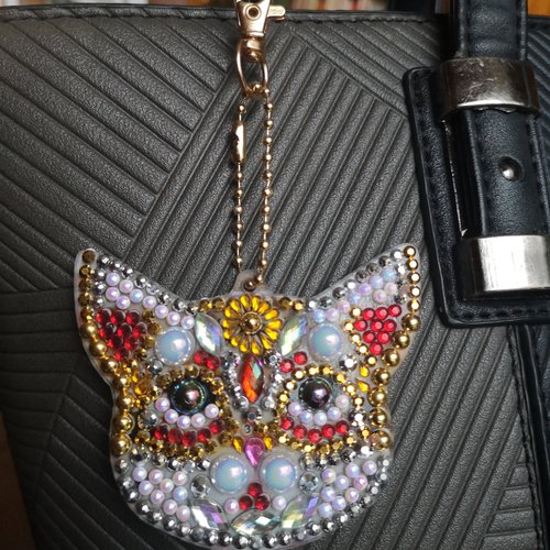 Porte-clés /bijou de sac tête de chat en perles de diamants 