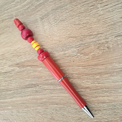 Stylo perles rouge et jaune