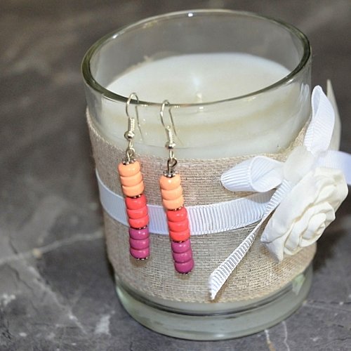 Boucles d'oreilles pendantes perles bois roses