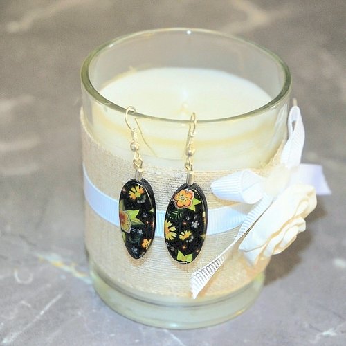 Boucles d'oreilles pendantes perles fleuries noires