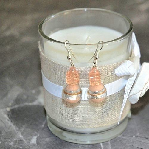 Boucles d'oreilles pendantes perles strass saumon